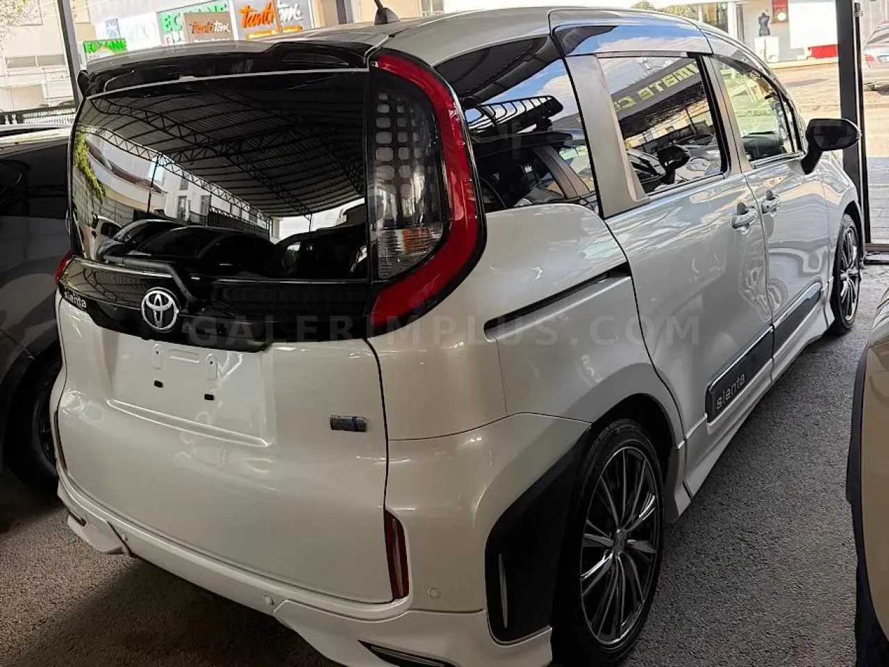 2023 Toyota Sienta Sienta 1.5 Hybrid CVT Lefkoşa Satılık İkinci El | GalerimPlus - Thumbnail 4