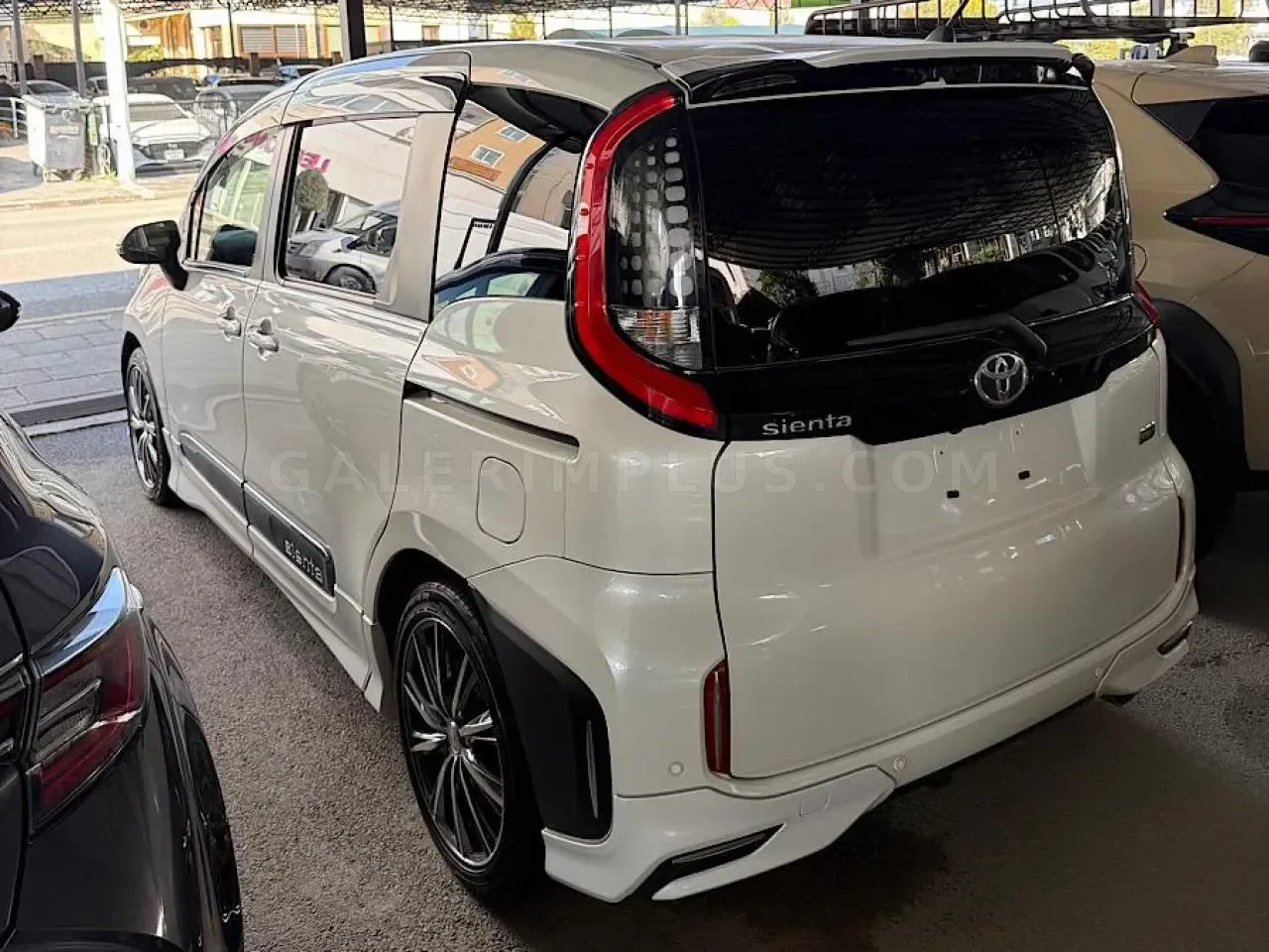 2023 Toyota Sienta Sienta 1.5 Hybrid CVT Lefkoşa Satılık İkinci El | GalerimPlus - Thumbnail 5