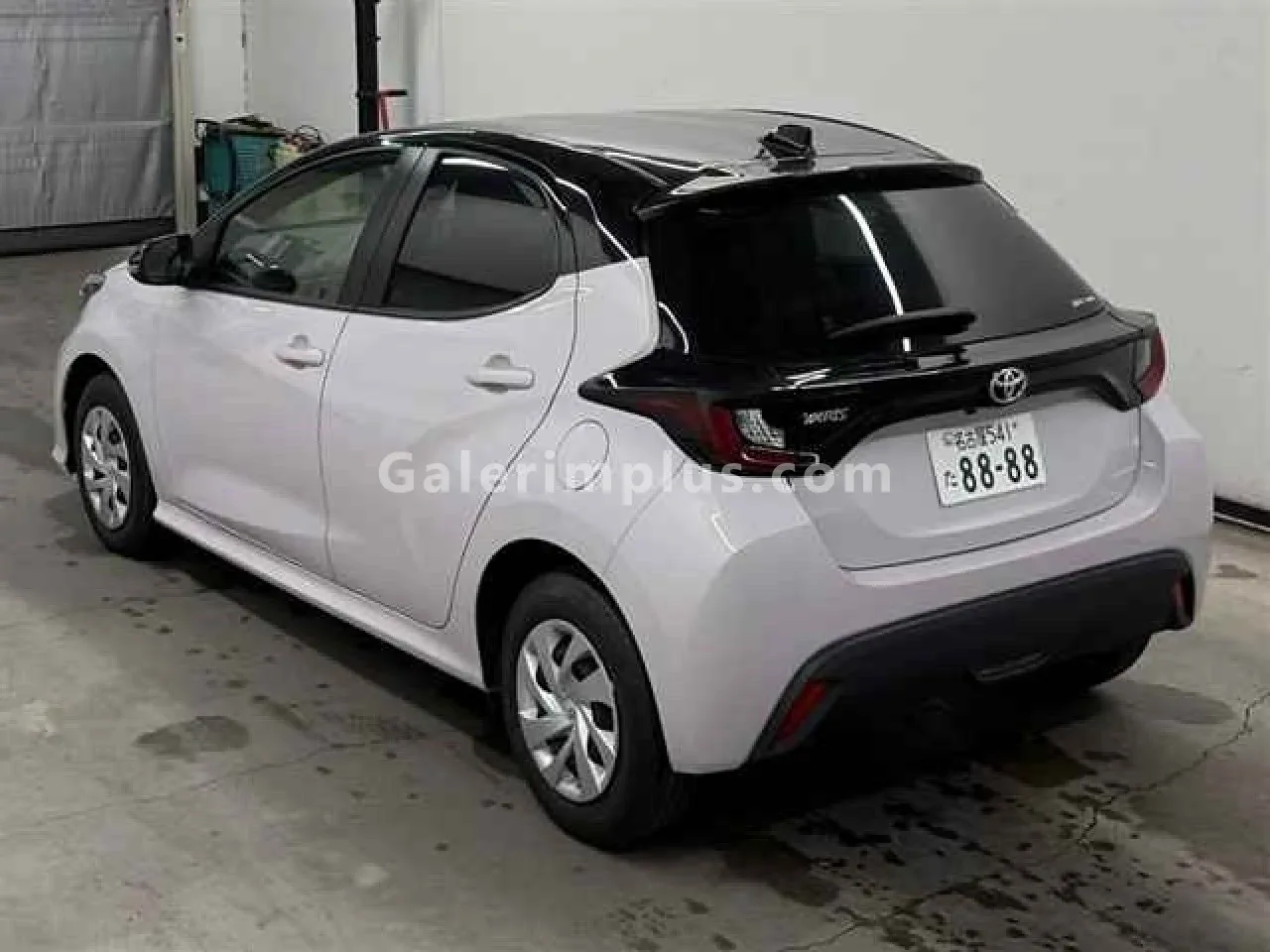 2022 Model Otomatik Toyota Yaris 1.5 Lefkoşa Satılık İkinci El | GalerimPlus - Thumbnail 3