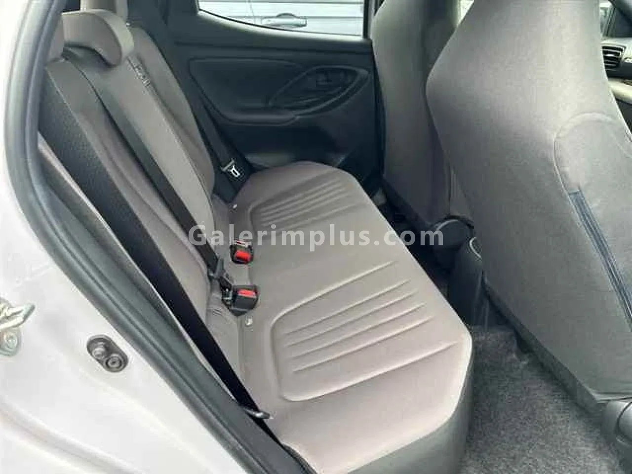 2022 Model Otomatik Toyota Yaris 1.5 Lefkoşa Satılık İkinci El | GalerimPlus - Thumbnail 5