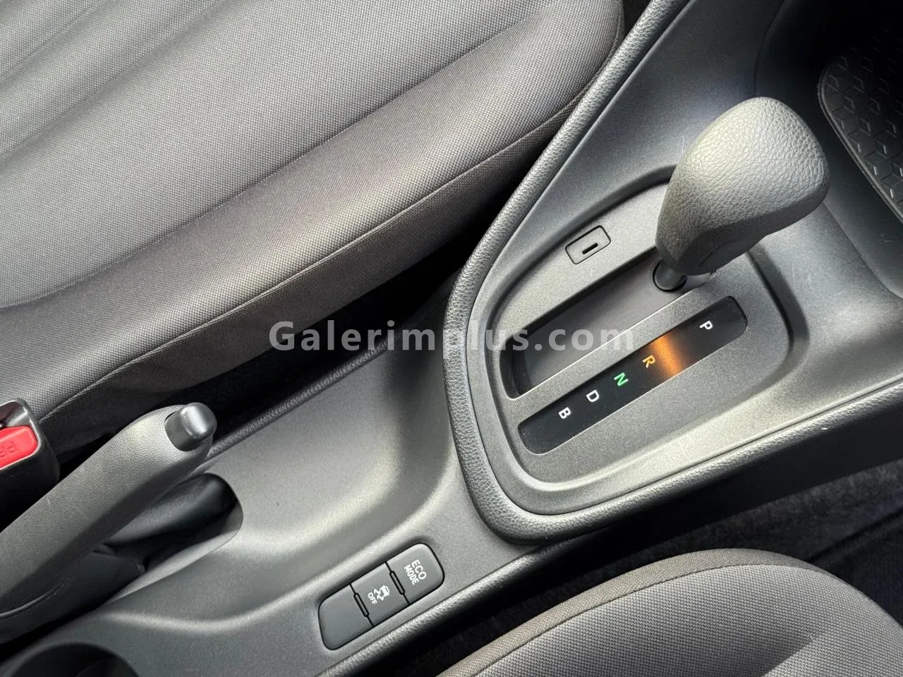 2024 Model Otomatik Toyota Yaris 1.0 Lefkoşa Satılık İkinci El | GalerimPlus - Thumbnail 8