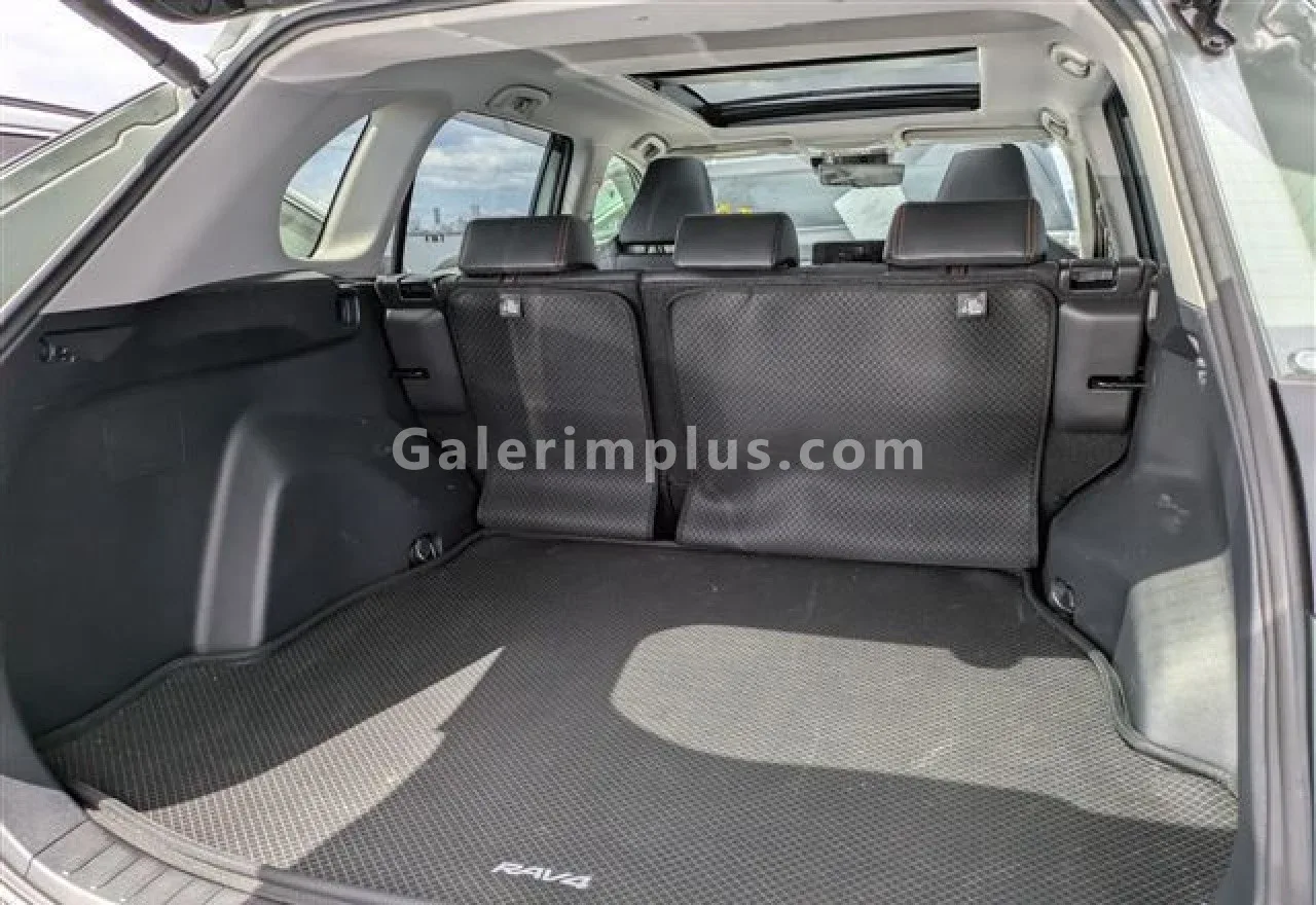 2025 Model Otomatik Toyota RAV4 2.5 Hybrid Lefkoşa Satılık İkinci El | GalerimPlus - Thumbnail 5