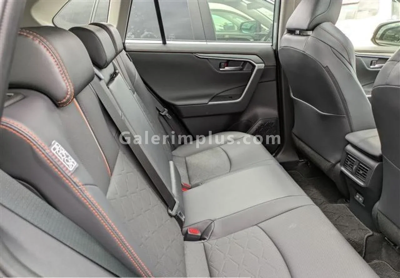 2025 Model Otomatik Toyota RAV4 2.5 Hybrid Lefkoşa Satılık İkinci El | GalerimPlus - Thumbnail 7