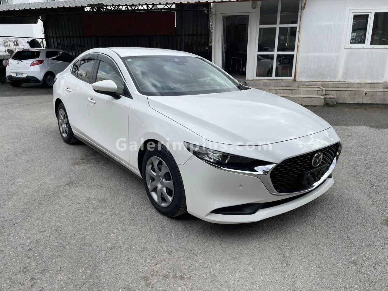 2020 Model Otomatik Mazda 3 1.5 SkyActive-G Lefkoşa Satılık İkinci El | GalerimPlus - Fotoğraf 1