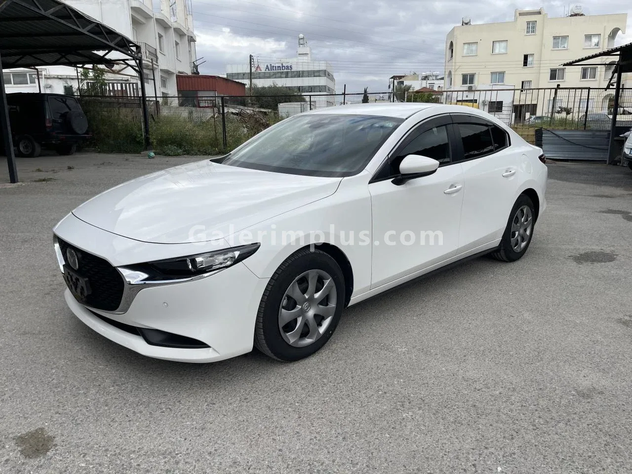 2020 Model Otomatik Mazda 3 1.5 SkyActive-G Lefkoşa Satılık İkinci El | GalerimPlus - Thumbnail 3