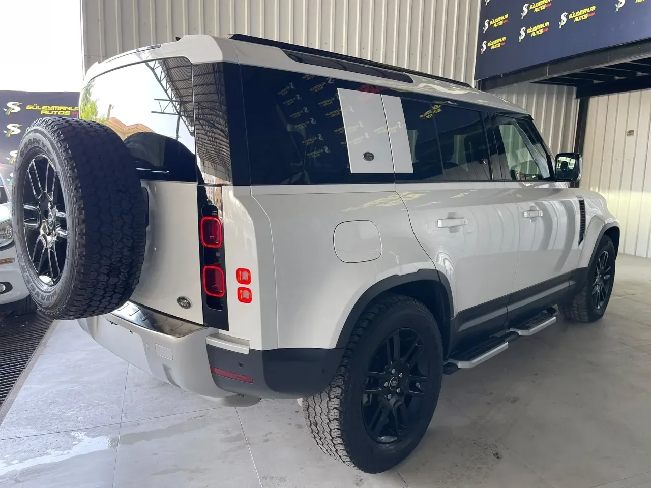 2022 Land Rover Defender 110 3.0 TDI Lefkoşa Satılık İkinci El | GalerimPlus - Thumbnail 2