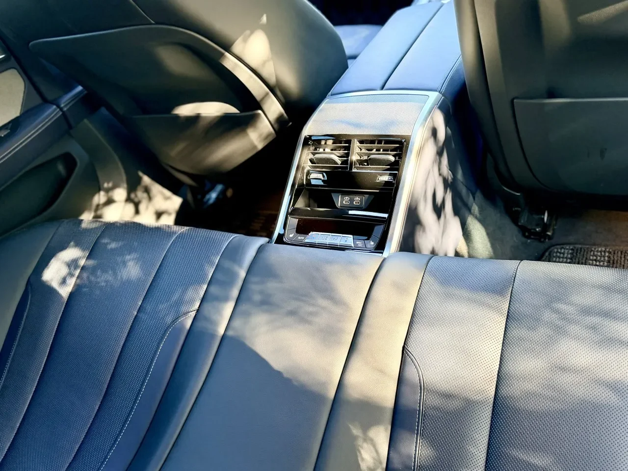 2022 Model Otomatik BMW 8 Serisi 850i xDrive M Sport Lefkoşa Satılık İkinci El | GalerimPlus - Thumbnail 7