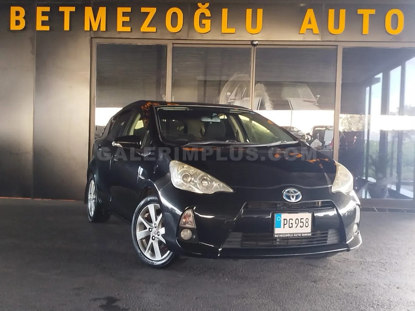 2012 Toyota Aqua 1.5 Hybrit 1.5 Hybrit Lefkoşa Satılık İkinci El | GalerimPlus - Fotoğraf 1