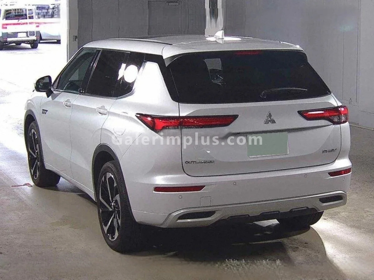 2022 Model Otomatik Mitsubishi Outlander 2.4 Gazimağusa Satılık İkinci El | GalerimPlus - Thumbnail 3