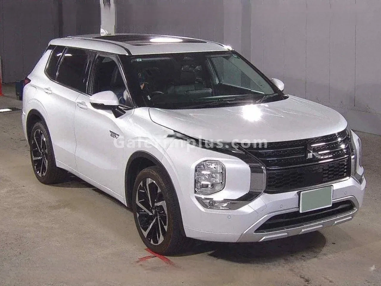 2022 Model Otomatik Mitsubishi Outlander 2.4 Gazimağusa Satılık İkinci El | GalerimPlus - Fotoğraf 1