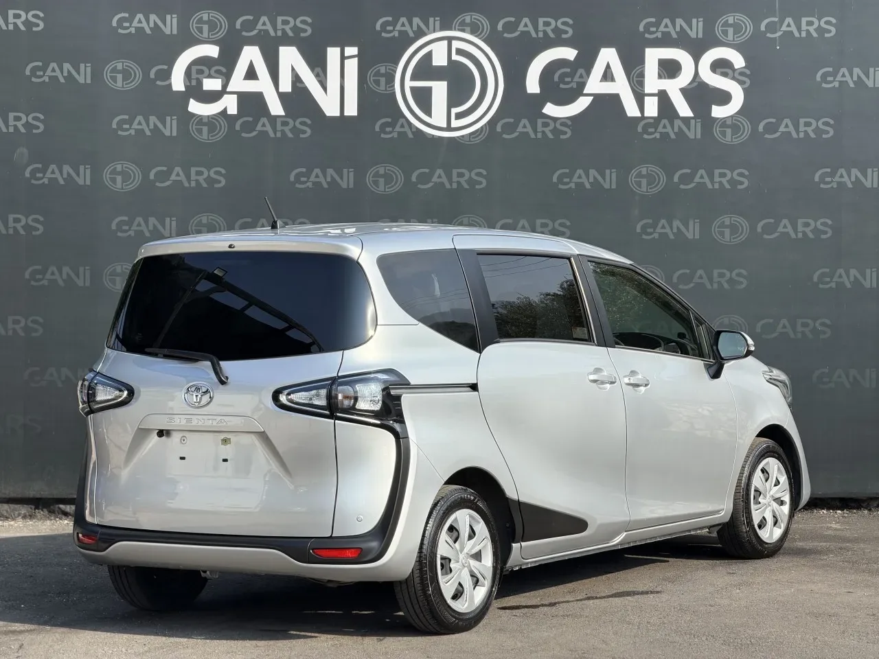 2022 Toyota Sienta Sienta 1.5 i Girne Satılık İkinci El | GalerimPlus - Thumbnail 4