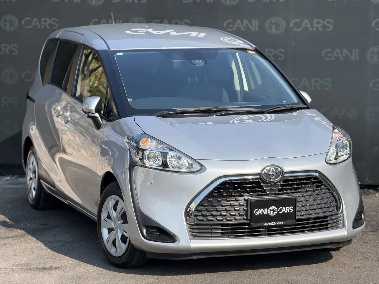 2022 Toyota Sienta Sienta 1.5 i Girne Satılık İkinci El | GalerimPlus - Thumbnail 5