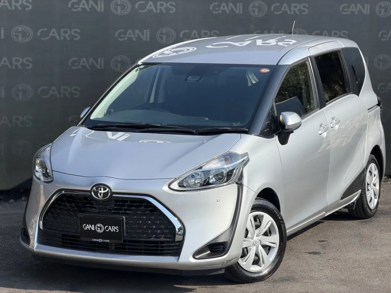 2022 Toyota Sienta Sienta 1.5 i Girne Satılık İkinci El | GalerimPlus - Thumbnail 6