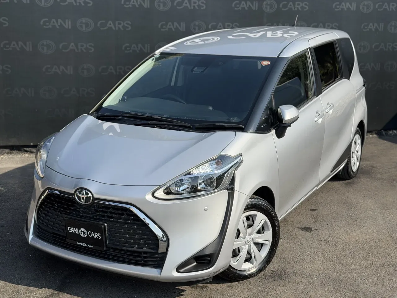 2022 Toyota Sienta Sienta 1.5 i Girne Satılık İkinci El | GalerimPlus - Thumbnail 8