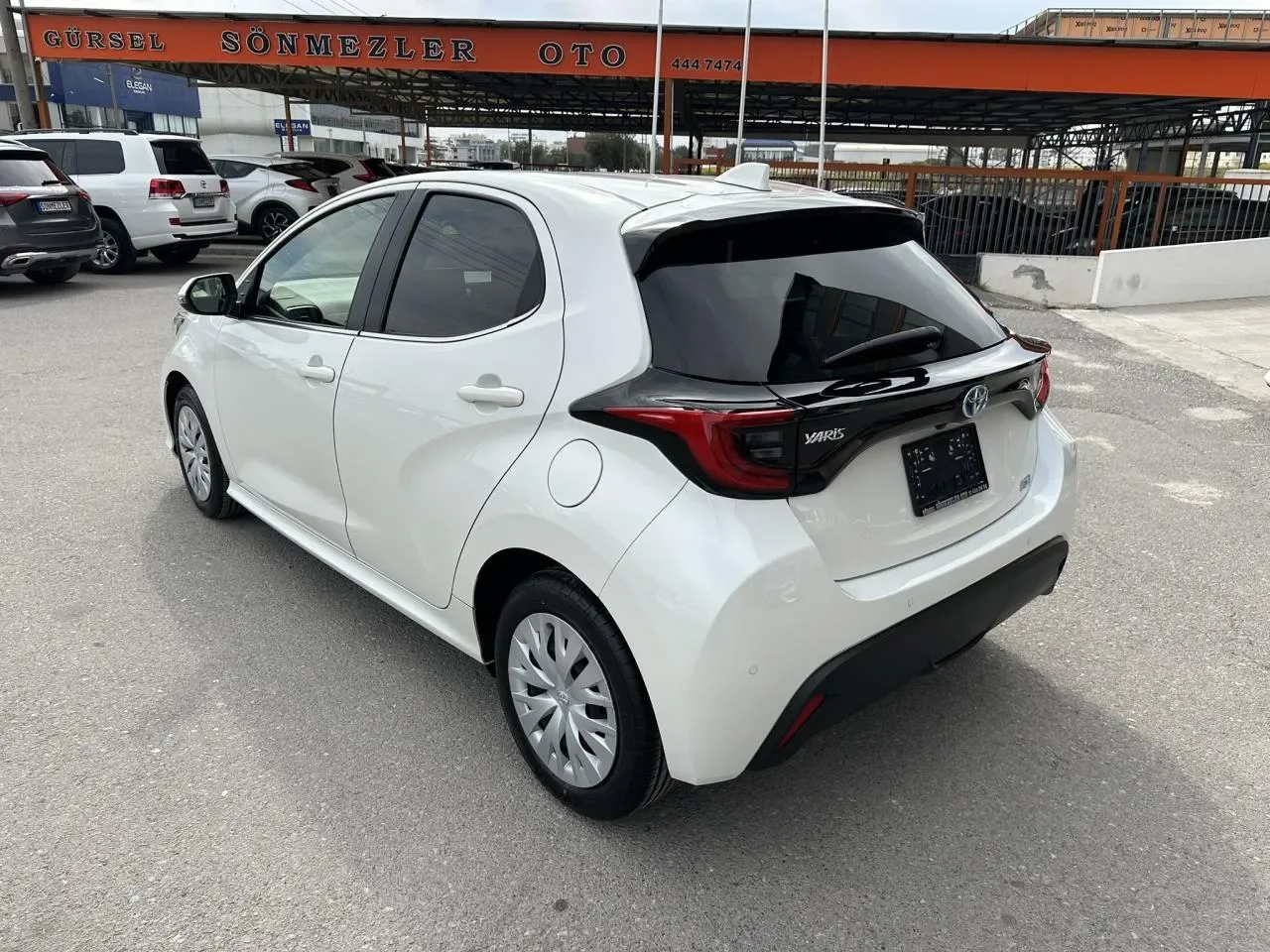 2020 Toyota Yaris 1.5 Hybrid Lefkoşa Satılık İkinci El | GalerimPlus - Thumbnail 4