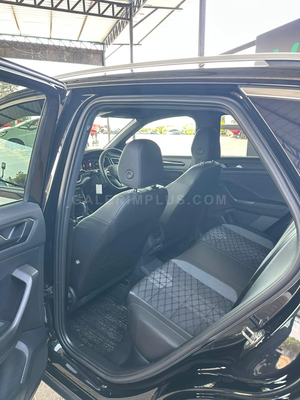 2023 Volkswagen T-Roc Güzelyurt Satılık İkinci El | GalerimPlus - Thumbnail 5