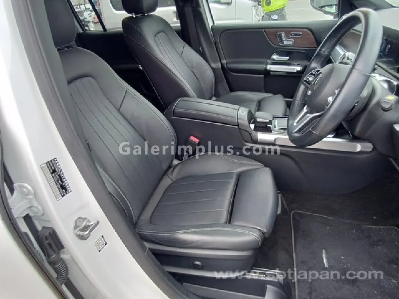 2022 Model Otomatik Mercedes - Benz GLB 200 AMG Gazimağusa Satılık İkinci El | GalerimPlus - Thumbnail 6