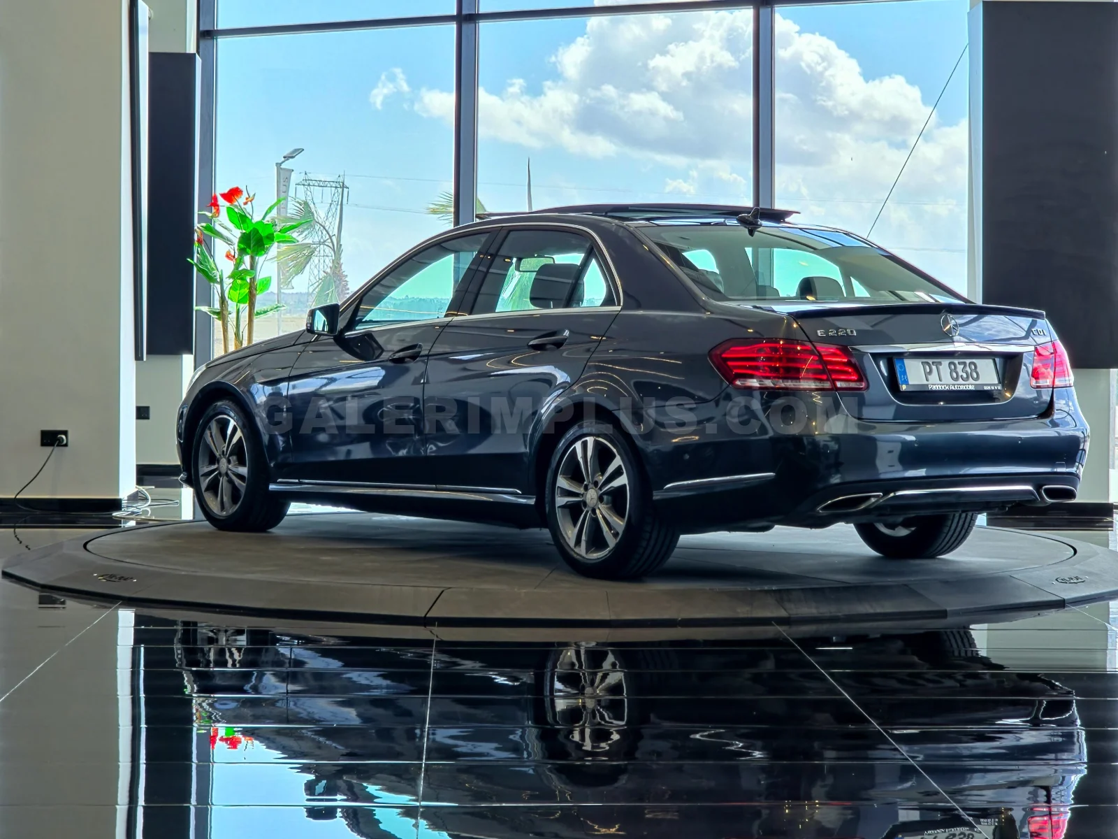 2026 Mercedes-Benz E Serisi E 220 d Avantgarde E 220 d Gazimağusa Satılık İkinci El | GalerimPlus - Thumbnail 3