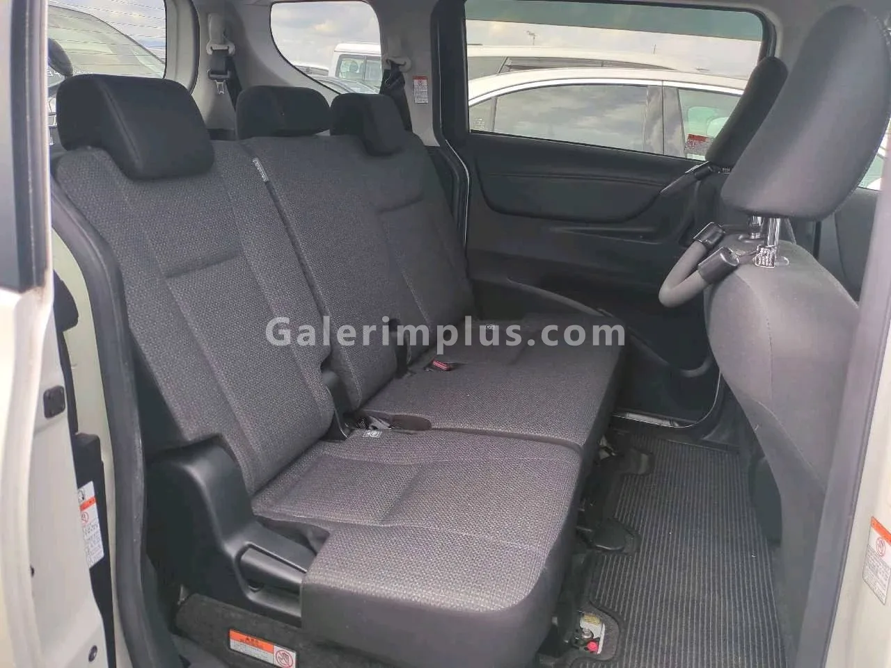 2022 Model Otomatik Toyota Sienta 1.5 i Gazimağusa Satılık İkinci El | GalerimPlus - Thumbnail 5