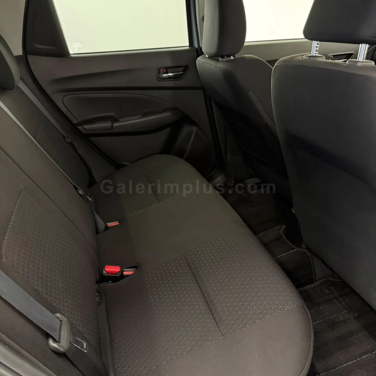 2022 Model Otomatik Suzuki Swift 1.2 Hybrid Gazimağusa Satılık İkinci El | GalerimPlus - Thumbnail 8