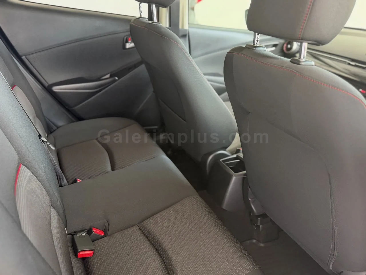 2022 Model Otomatik Mazda 2 1.5 Skyactiv-D Lefkoşa Satılık İkinci El | GalerimPlus - Thumbnail 4
