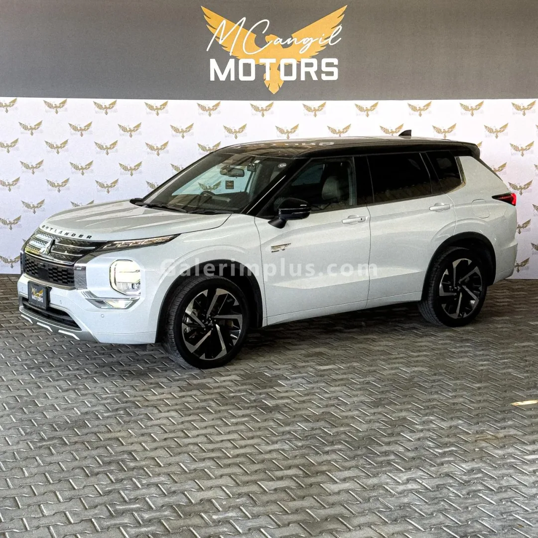 2023 Model Otomatik Mitsubishi Outlander 2.4 Girne Satılık İkinci El | GalerimPlus - Thumbnail 2