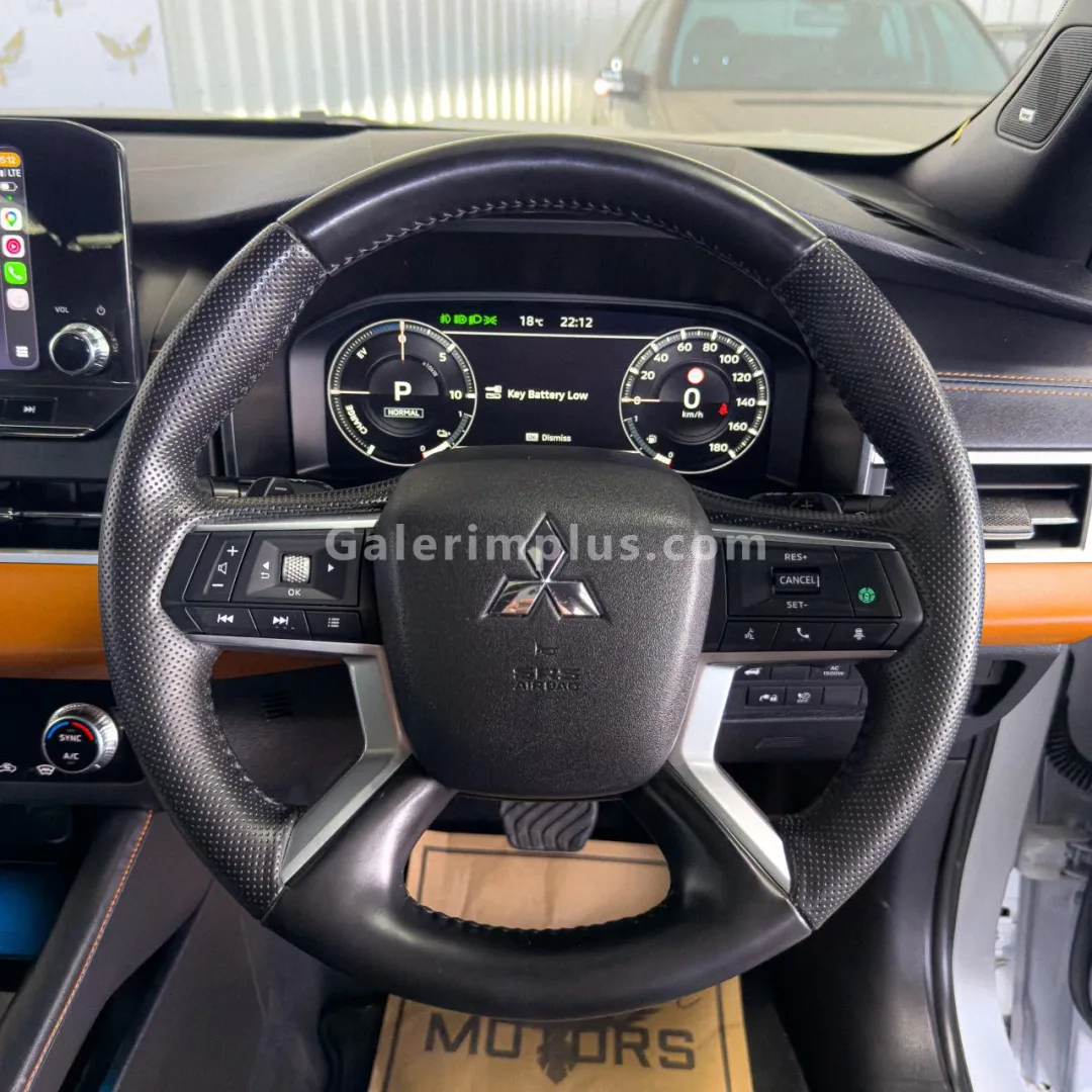 2023 Model Otomatik Mitsubishi Outlander 2.4 Girne Satılık İkinci El | GalerimPlus - Thumbnail 5