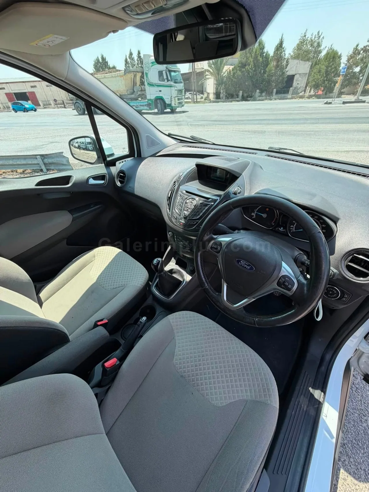 2018 Model Düz Ford Tourneo Courier Lefkoşa Satılık İkinci El | GalerimPlus - Thumbnail 3