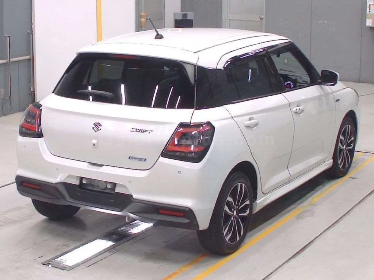 2024 Model Otomatik Suzuki Swift 1.2 Hybrid Lefkoşa Satılık İkinci El | GalerimPlus - Thumbnail 2
