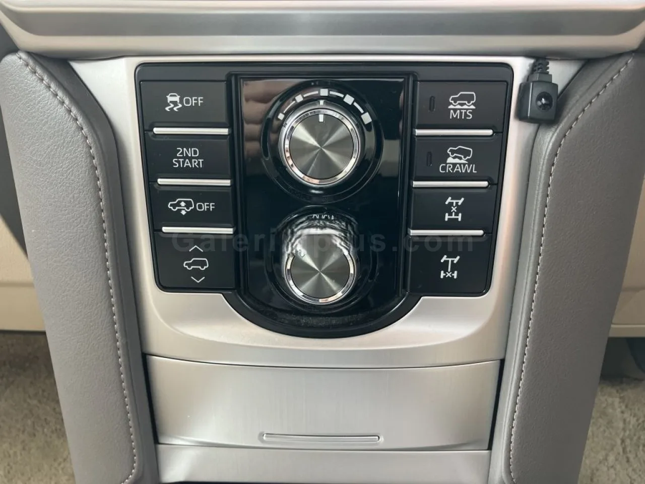 2023 Model Otomatik Toyota Land Cruiser 2.8 D-4D Prado Lefkoşa Satılık İkinci El | GalerimPlus - Thumbnail 7