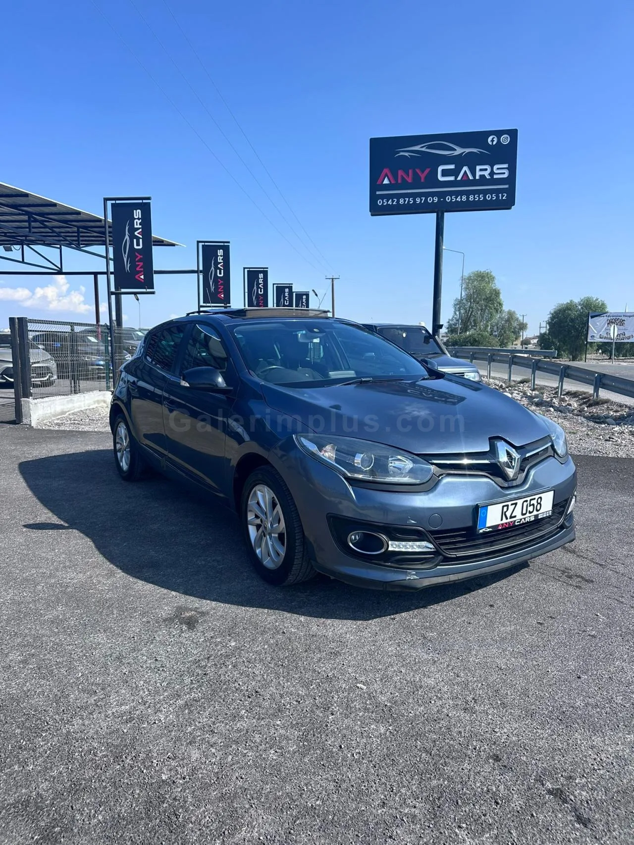 2015 Model Düz Renault Megane 1.5 dCi Sport Tourer Lefkoşa Satılık İkinci El | GalerimPlus - Fotoğraf 1