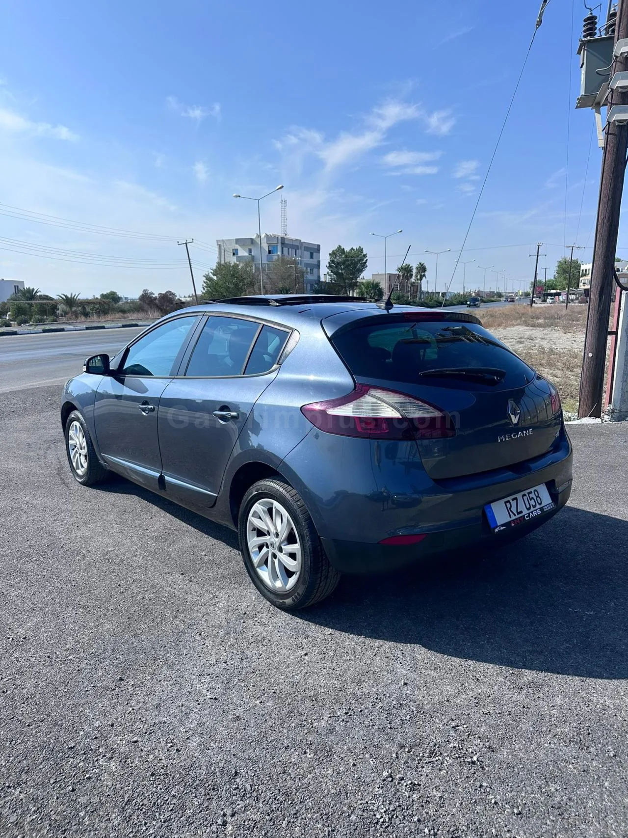 2015 Model Düz Renault Megane 1.5 dCi Sport Tourer Lefkoşa Satılık İkinci El | GalerimPlus - Thumbnail 2