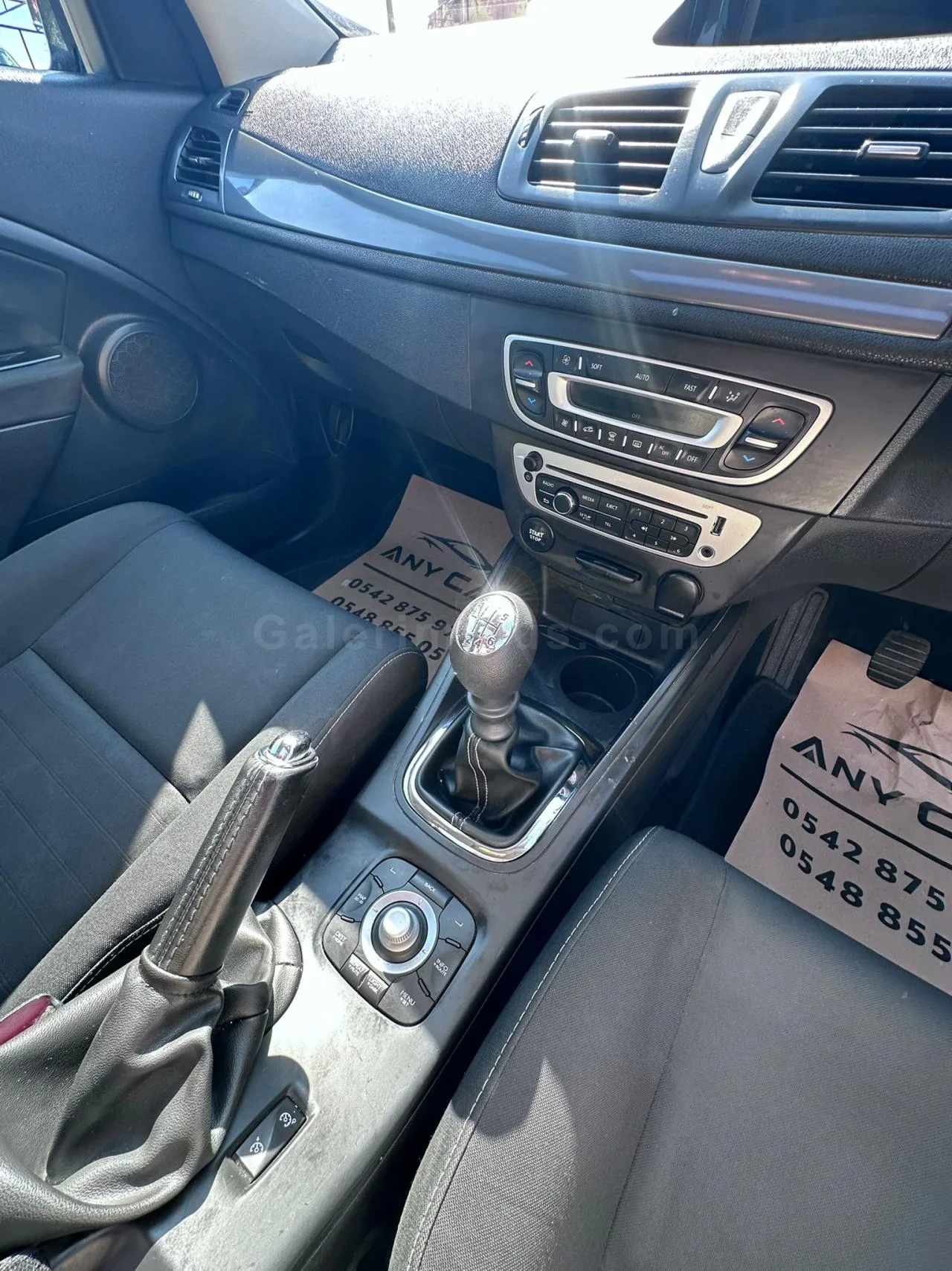 2015 Model Düz Renault Megane 1.5 dCi Sport Tourer Lefkoşa Satılık İkinci El | GalerimPlus - Thumbnail 6