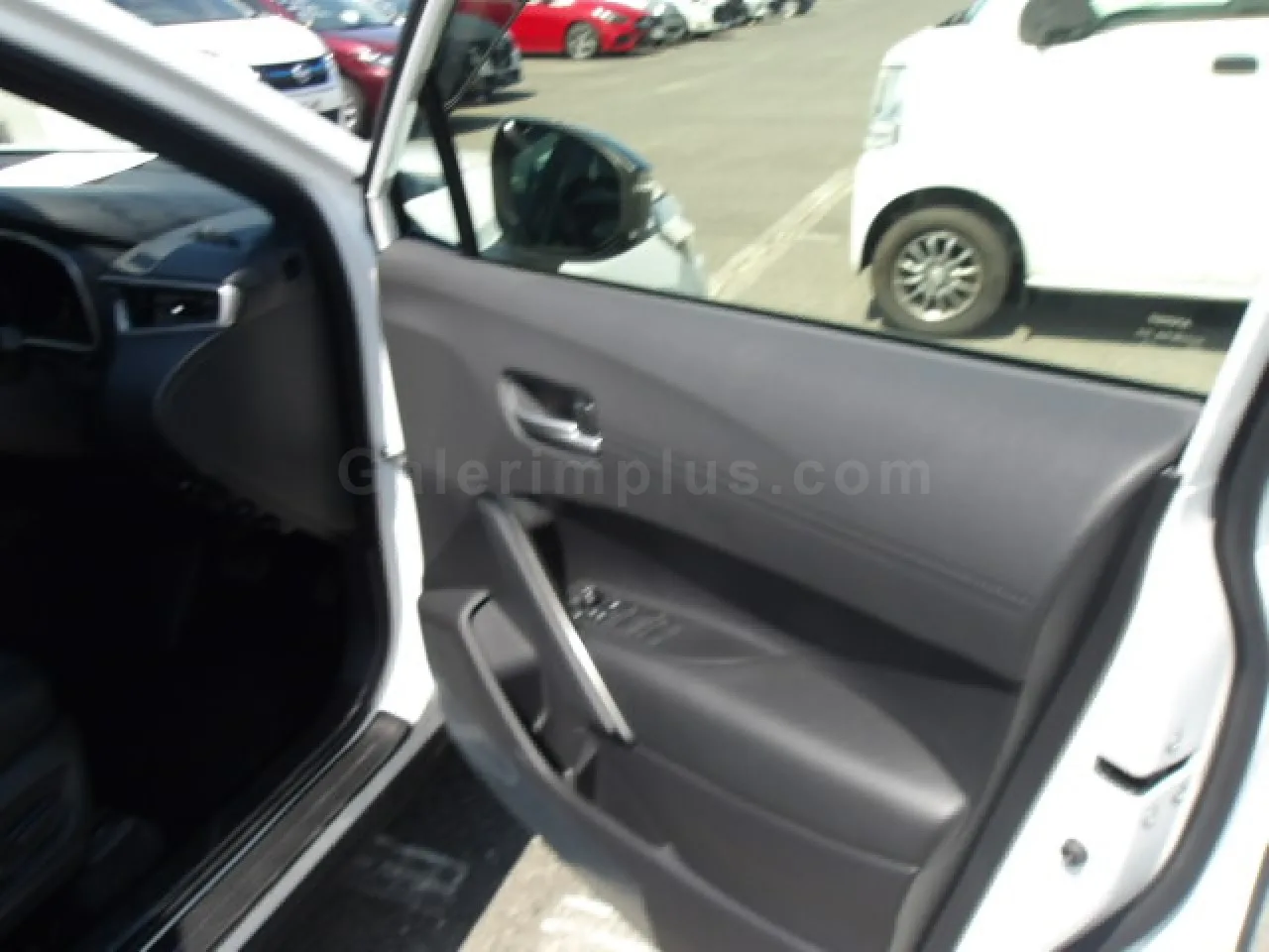 2026 Model Otomatik Toyota Corolla Cross Lefkoşa Satılık İkinci El | GalerimPlus - Thumbnail 6