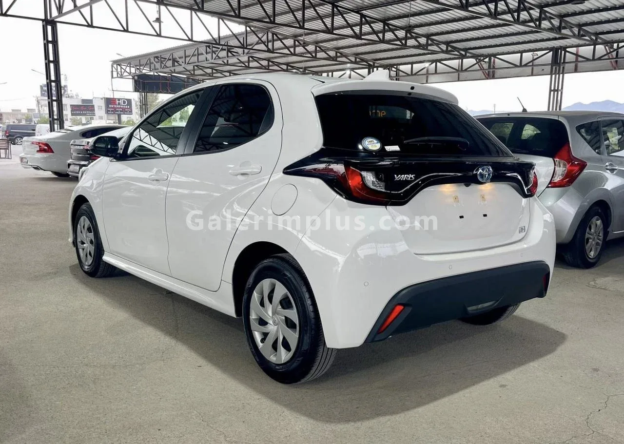 2020 Model Otomatik Toyota Yaris 1.5 Lefkoşa Satılık İkinci El | GalerimPlus - Thumbnail 4