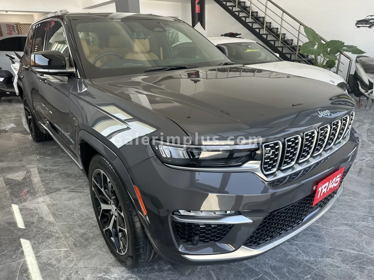 2024 Model Otomatik Jeep Grand Cherokee Lefkoşa Satılık İkinci El | GalerimPlus - Thumbnail 4