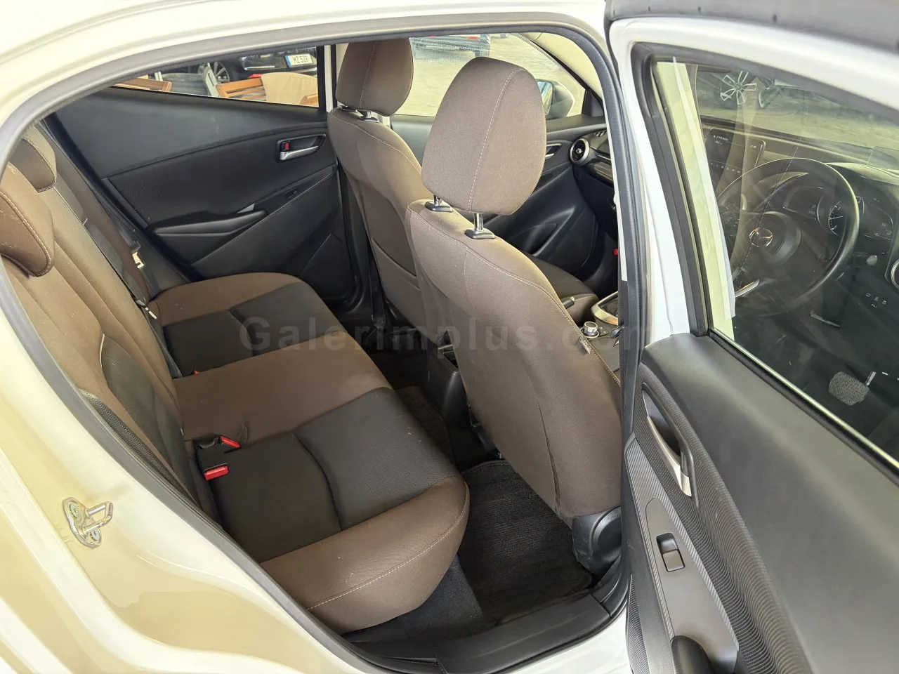 2021 Model Otomatik Mazda 2 1.5 Skyactiv-D Gazimağusa Satılık İkinci El | GalerimPlus - Thumbnail 8