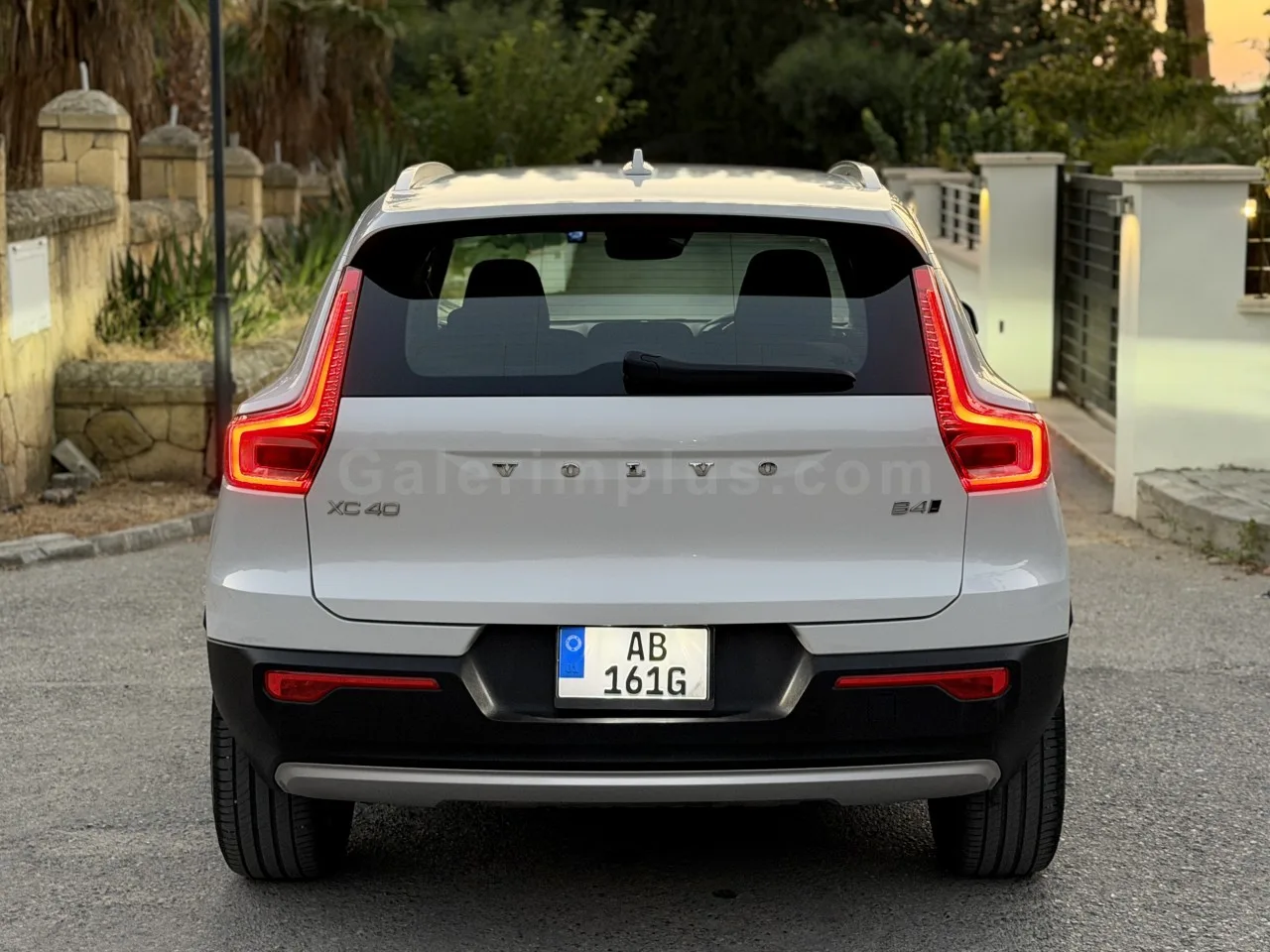 2021 Model Otomatik Volvo XC40 2.0 B4 Girne Satılık İkinci El | GalerimPlus - Thumbnail 4