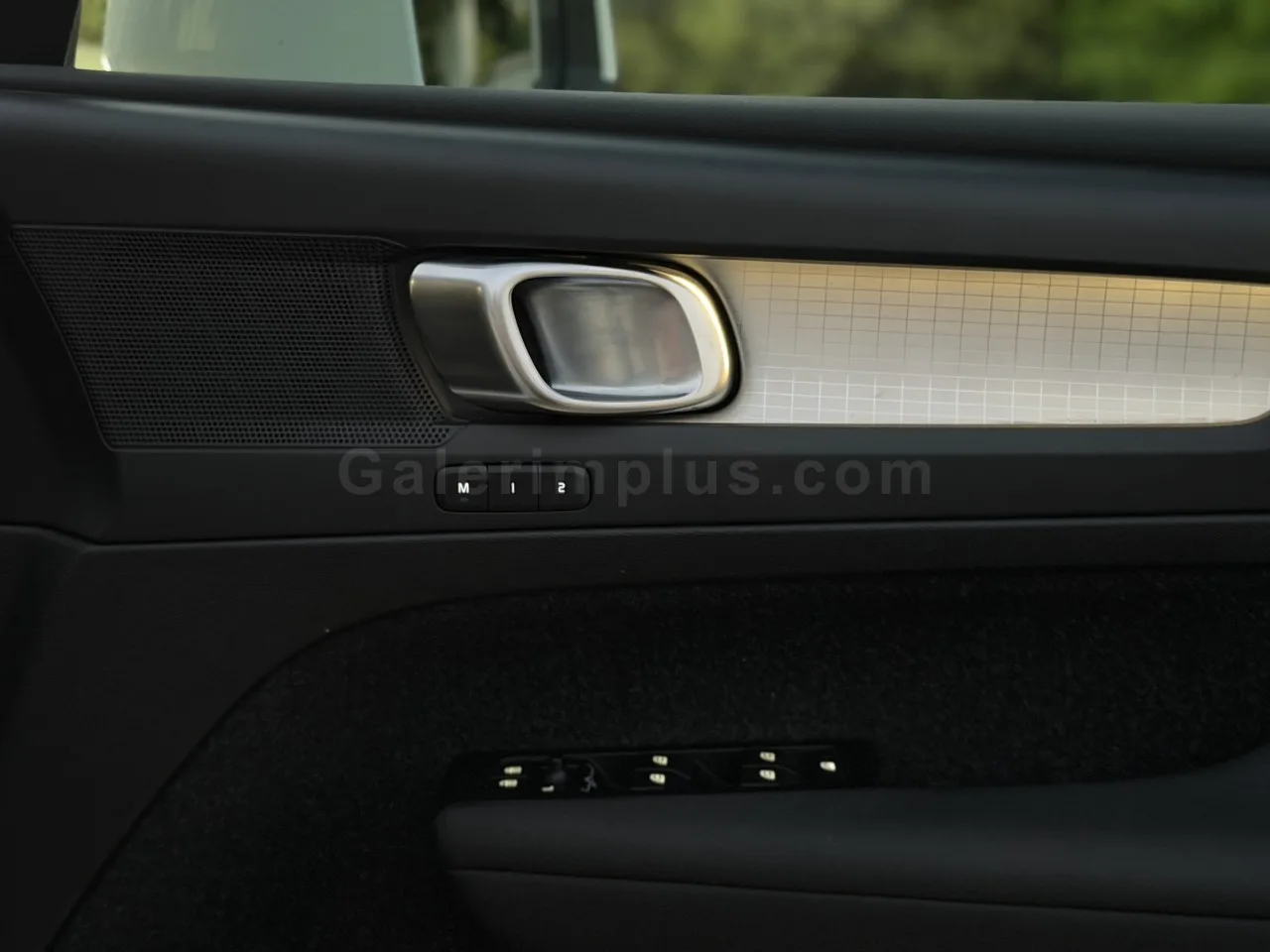 2021 Model Otomatik Volvo XC40 2.0 B4 Girne Satılık İkinci El | GalerimPlus - Thumbnail 8