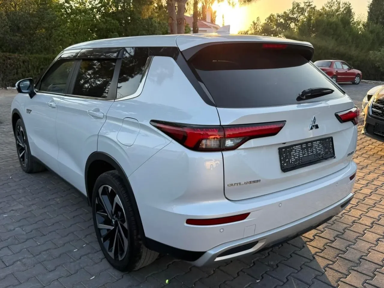 2022 Mitsubishi Outlander 2.4 Girne Satılık İkinci El | GalerimPlus - Thumbnail 3