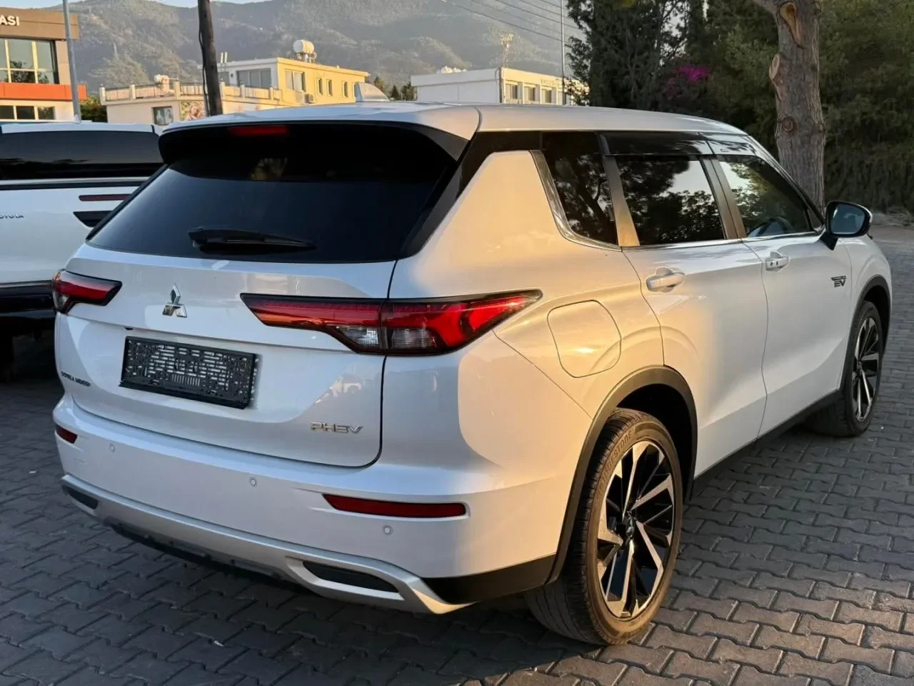 2022 Mitsubishi Outlander 2.4 Girne Satılık İkinci El | GalerimPlus - Thumbnail 4