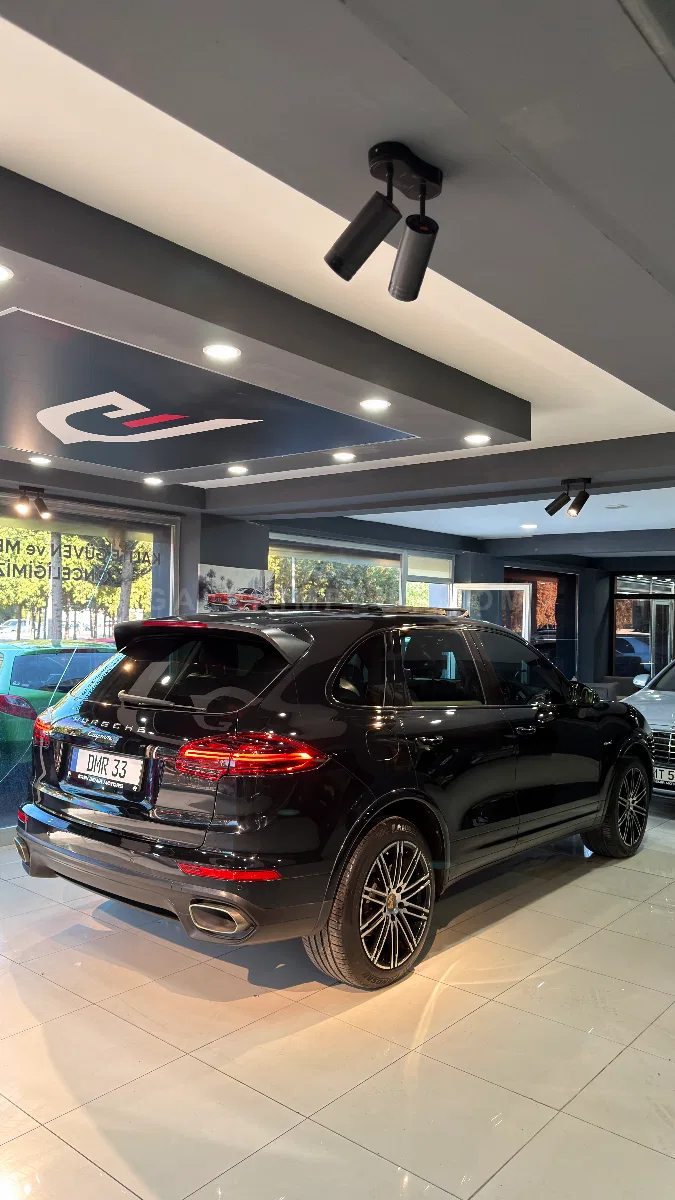 2017 Porsche Cayenne Cayenne Cayenne Platinum Cayenne GAZİMAĞUSA Satılık İkinci El | GalerimPlus - Thumbnail 4