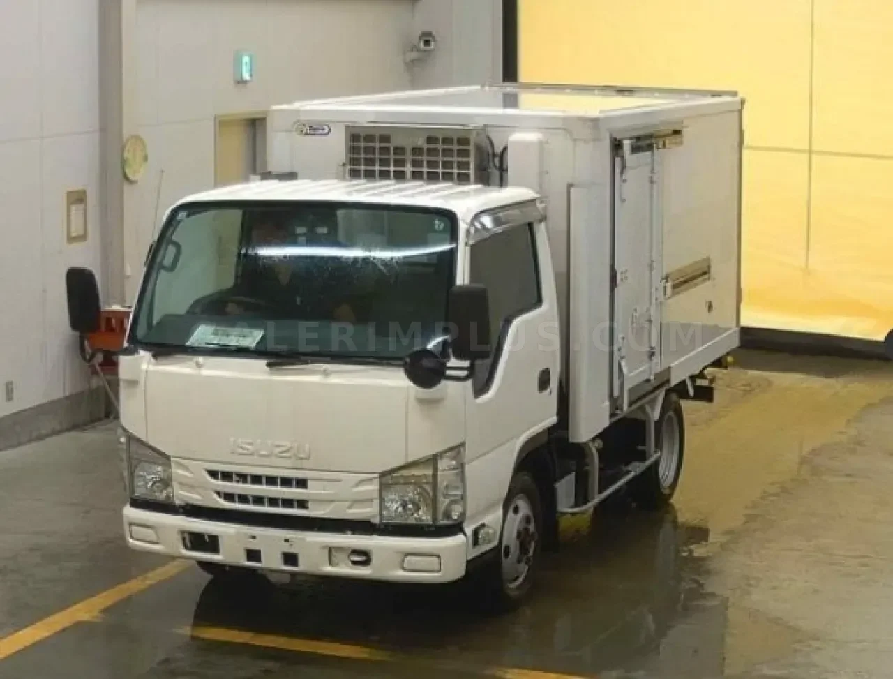 2017 Model Otomatik Kamyon & Kamyonet Isuzu Elf Girne Satılık İkinci El | GalerimPlus - Fotoğraf 1