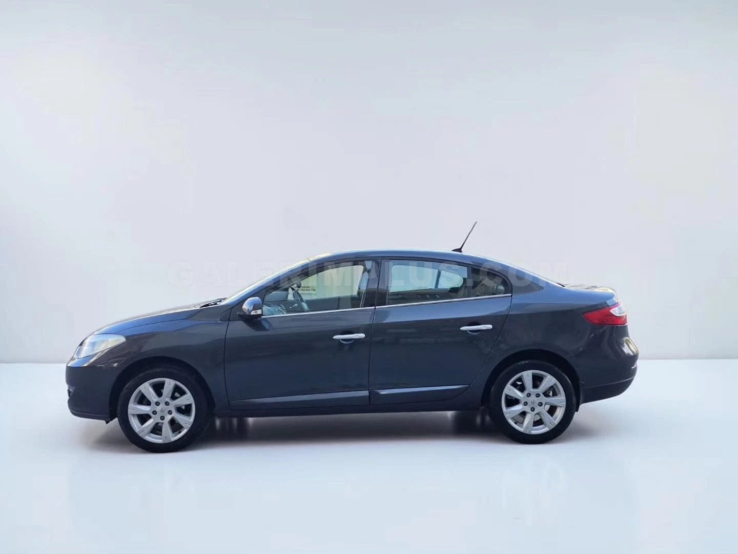 2012 Renault Fluence 1.6 1.6 1.6 Lefkoşa Satılık İkinci El | GalerimPlus - Thumbnail 4