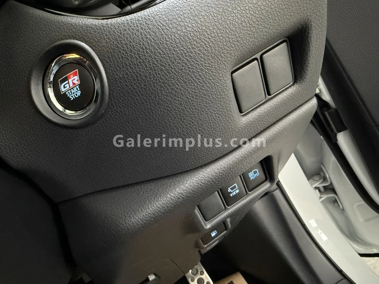 2022 Model Otomatik Toyota C-HR 1.8 Hybrid Lefkoşa Satılık İkinci El | GalerimPlus - Thumbnail 8