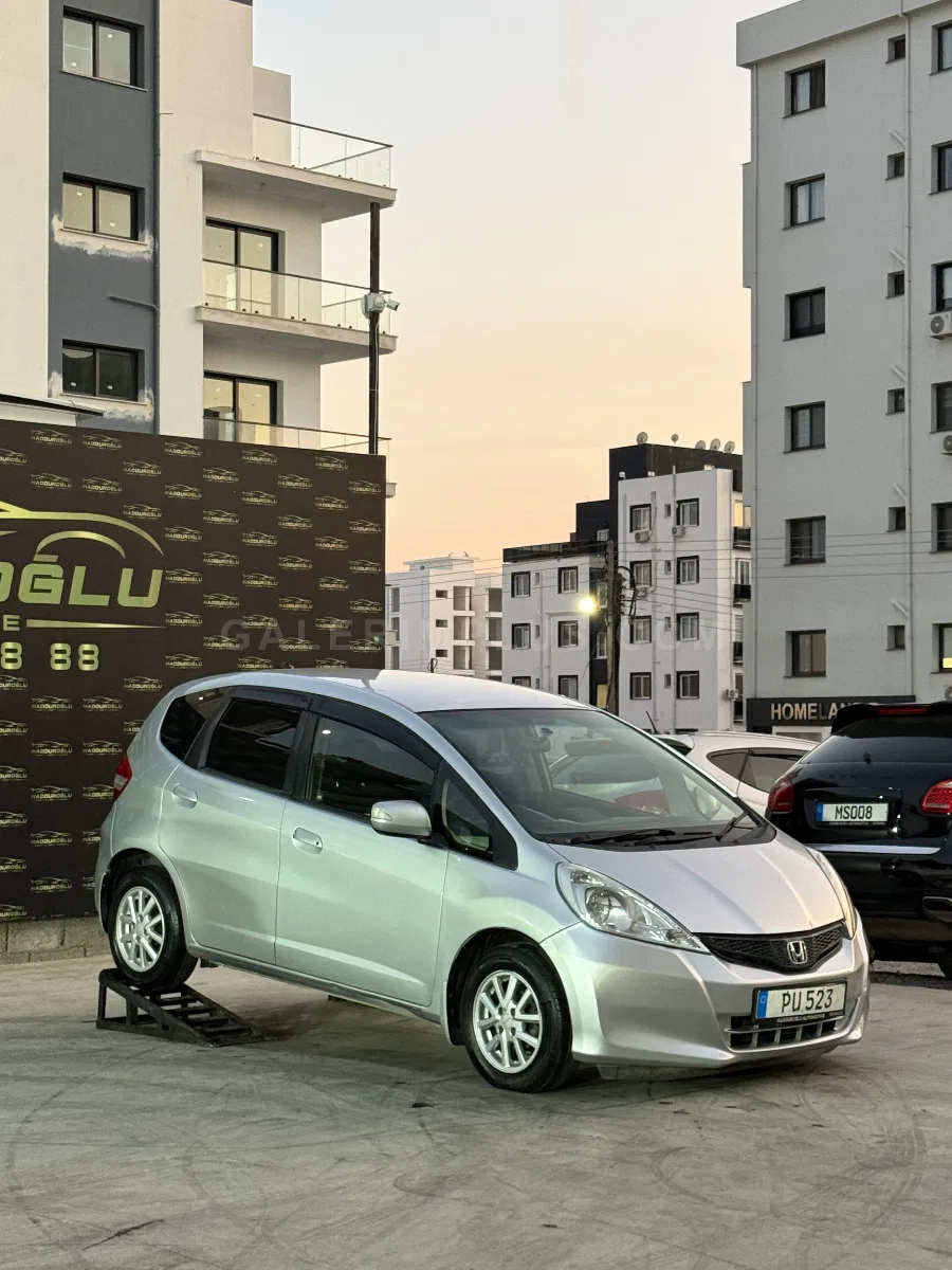 2013 Honda Fit 1.3 - Fotoğraf 1