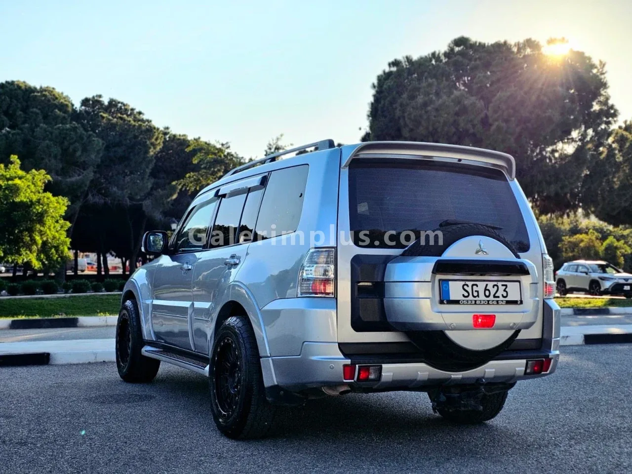 2015 Model Otomatik Mitsubishi Pajero 3.2 DID Gazimağusa Satılık İkinci El | GalerimPlus - Thumbnail 3