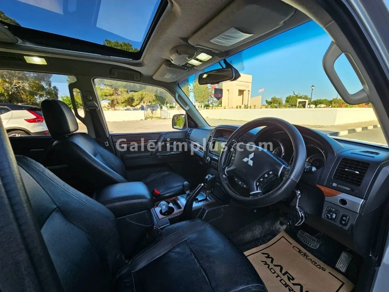 2015 Model Otomatik Mitsubishi Pajero 3.2 DID Gazimağusa Satılık İkinci El | GalerimPlus - Thumbnail 5