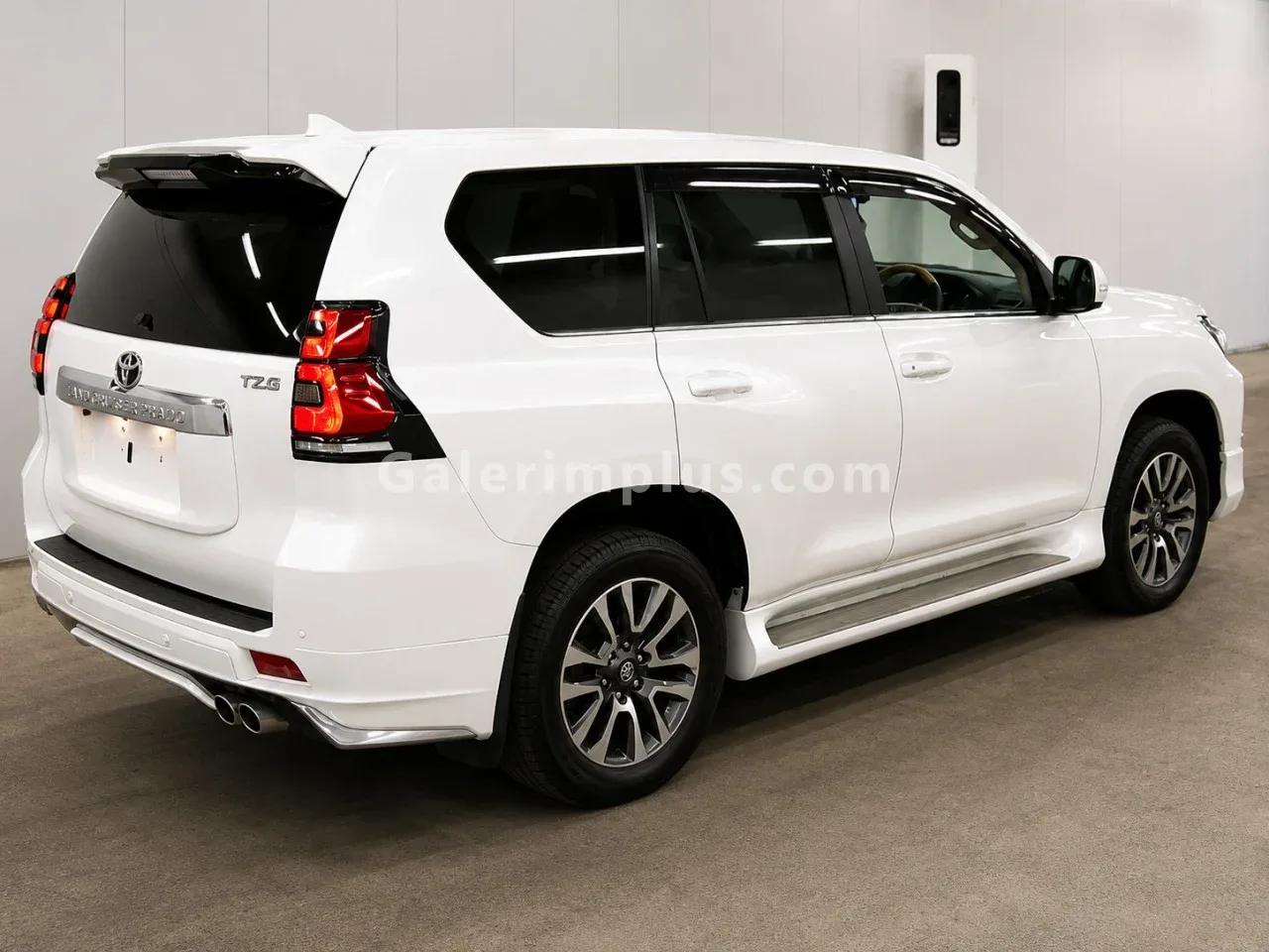 2023 Model Otomatik Toyota Land Cruiser 2.8 D-4D Prado Gazimağusa Satılık İkinci El | GalerimPlus - Thumbnail 4