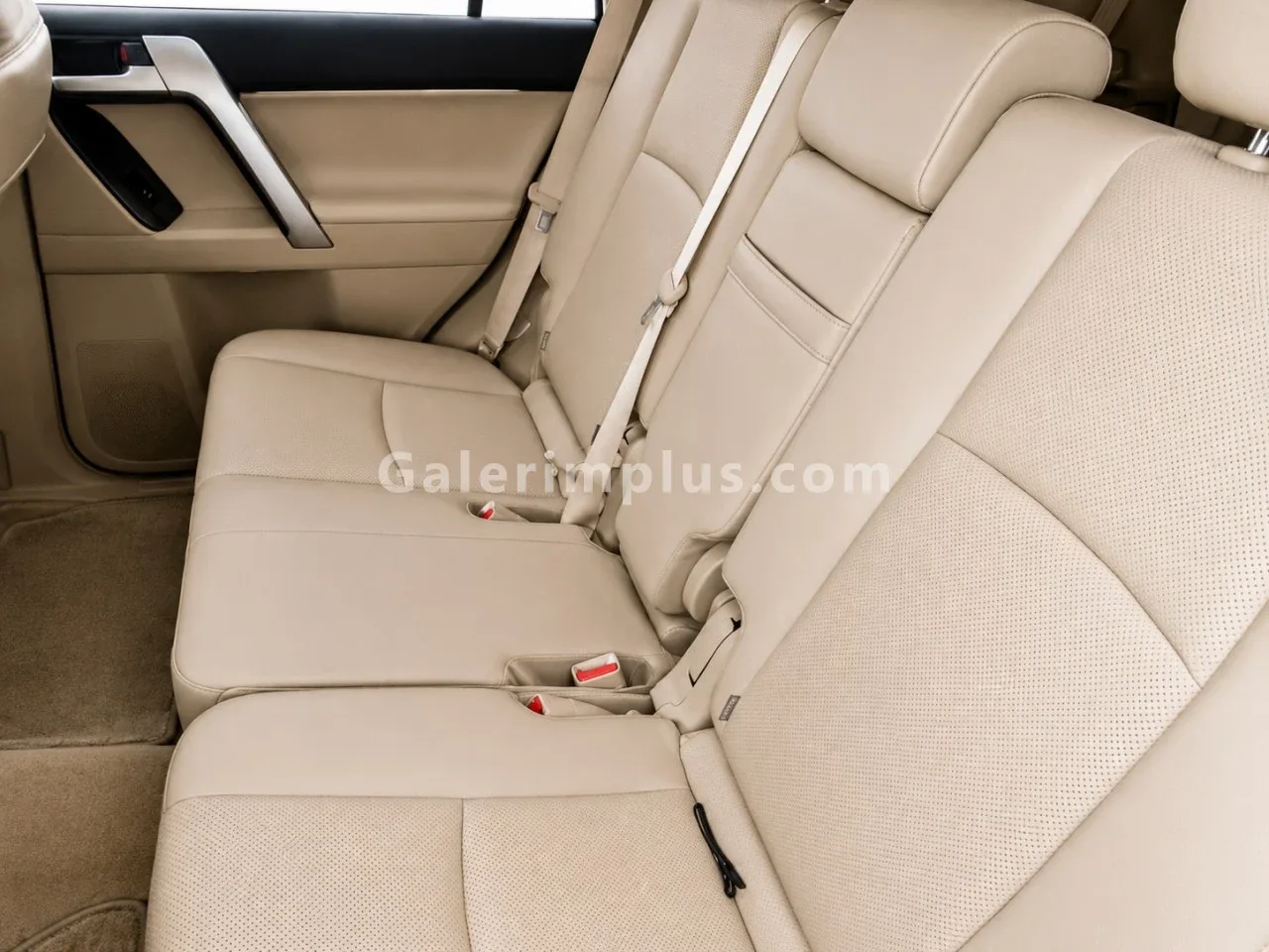 2023 Model Otomatik Toyota Land Cruiser 2.8 D-4D Prado Gazimağusa Satılık İkinci El | GalerimPlus - Thumbnail 7
